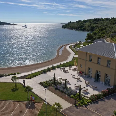 Monumenti Heritage Hotel&resort 5* 풀라